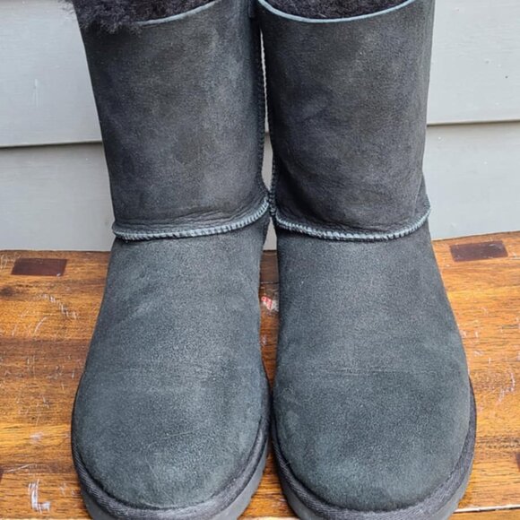 UGG Black Suede Shearling Bailey Bow Boot size 7 - Picture 3 of 10